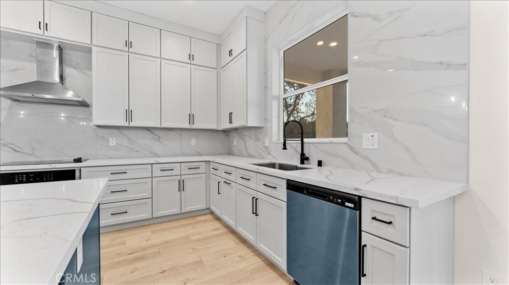 1 Moonbeam Court