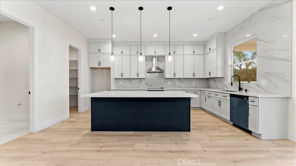 1 Moonbeam Court