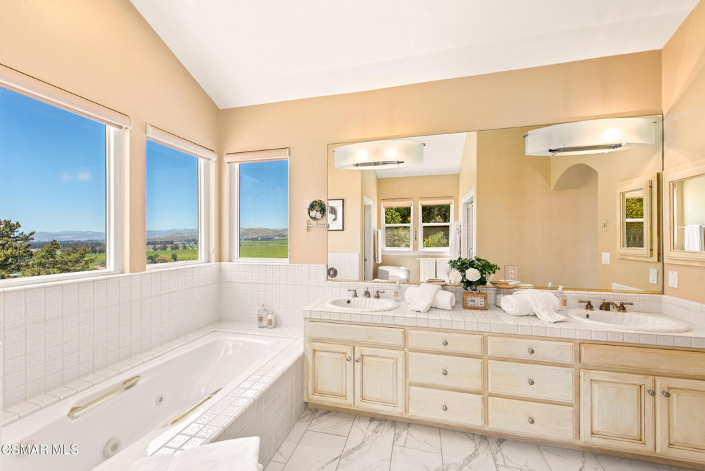 Las Posas Estates - 5249 - Residential