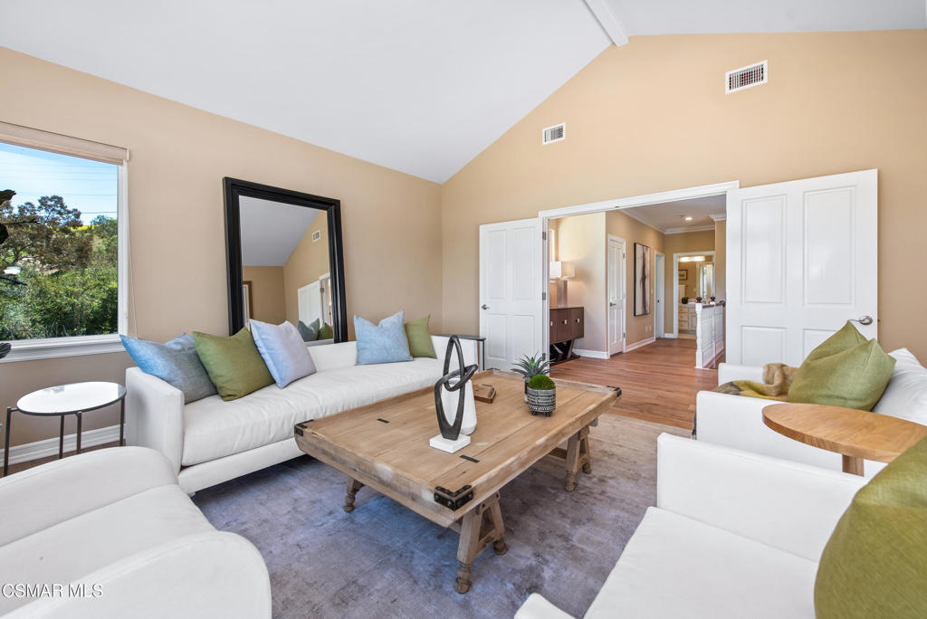 Las Posas Estates - 5249 - Residential