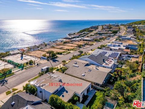 Photo of 18137 Wakecrest Drive, Malibu, CA 90265 (MLS # 25625313)