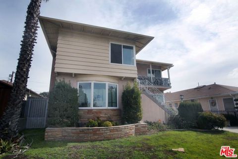 Photo of 6256 S Fairfax Avenue, Los Angeles, CA 90056 (MLS # 25508721)