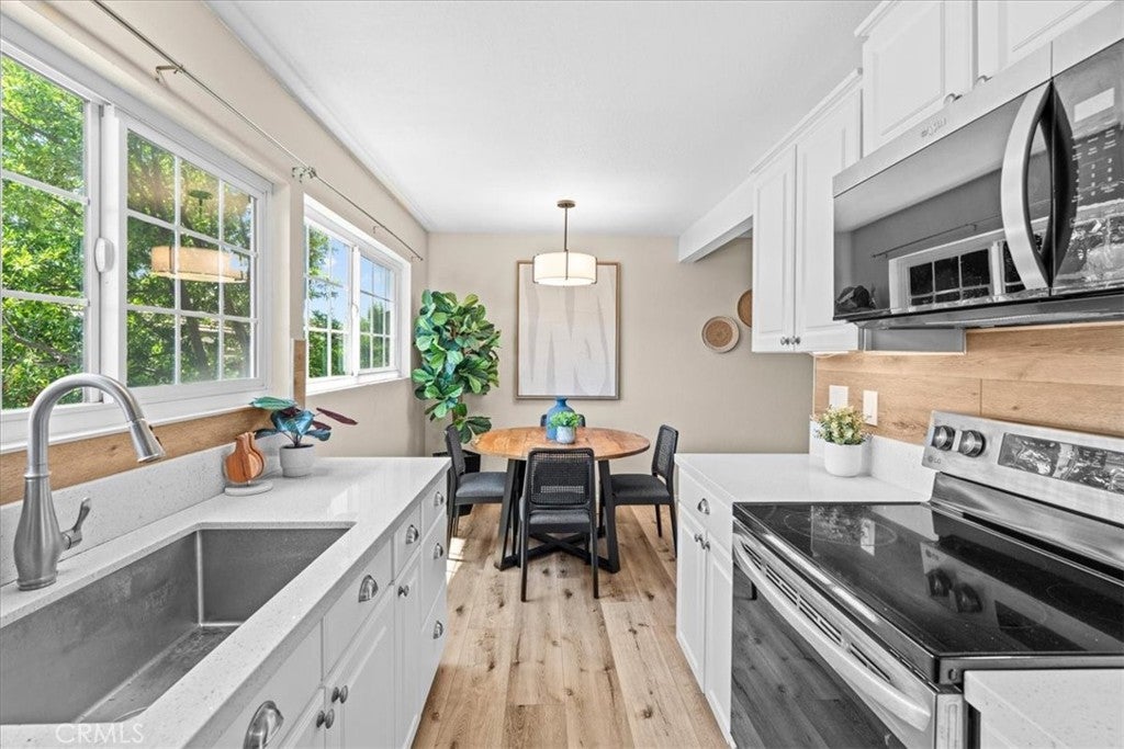 208 Springview, Irvine CA 92620 - Photo 11
