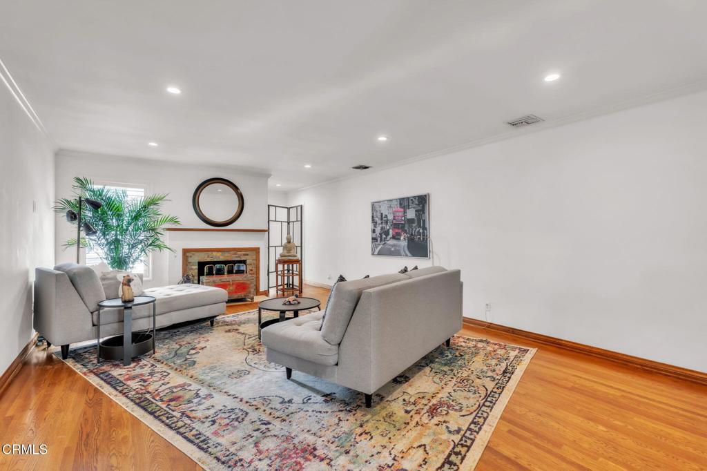 4909 Indianola Way