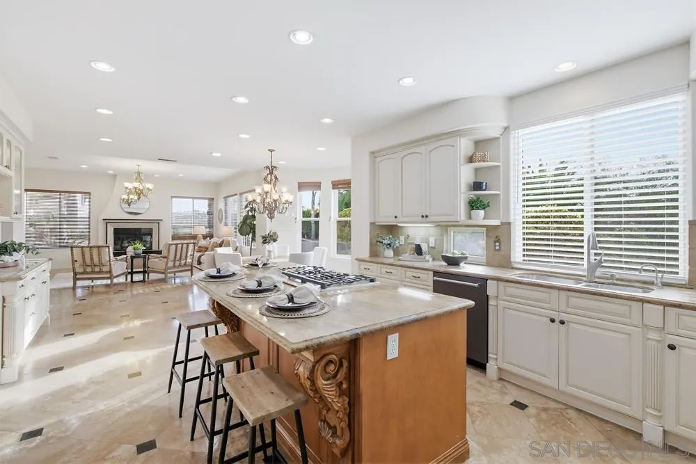 Poway, California 92064, United States, 7 Bedrooms Bedrooms, ,6 BathroomsBathrooms,Residential,Active,247518