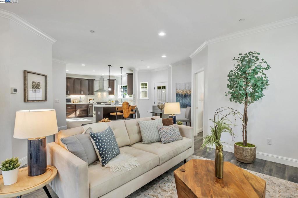 UPPER CENTER - Residential
