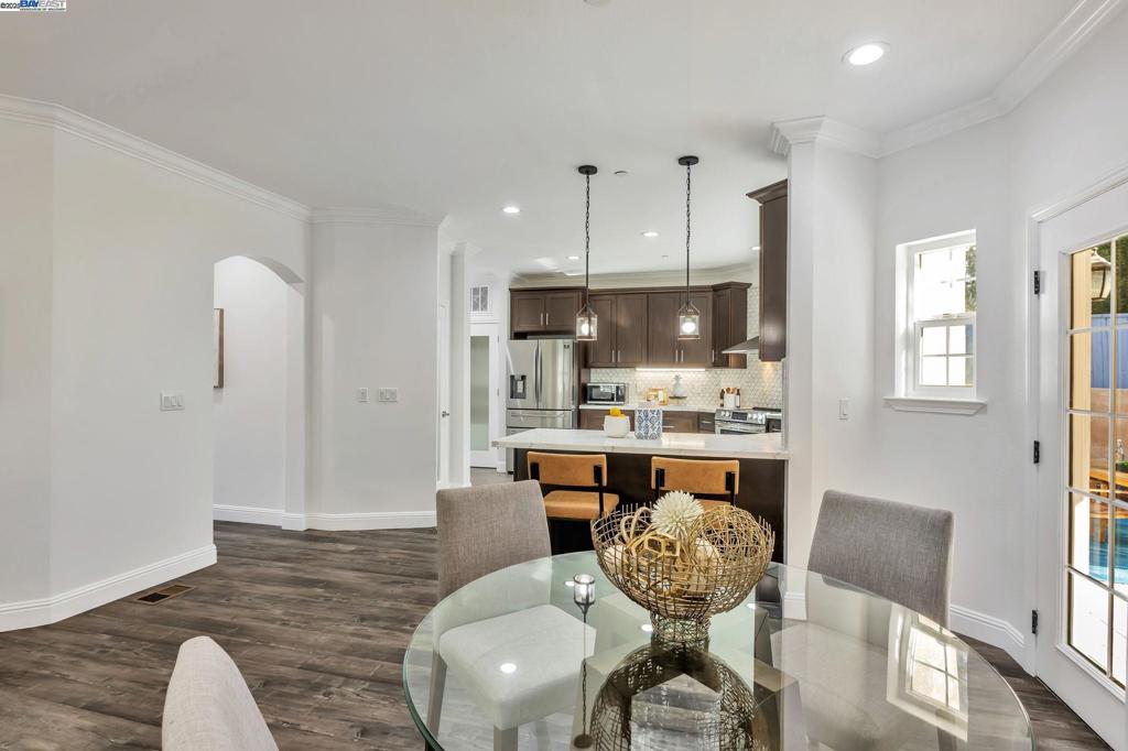 UPPER CENTER - Residential