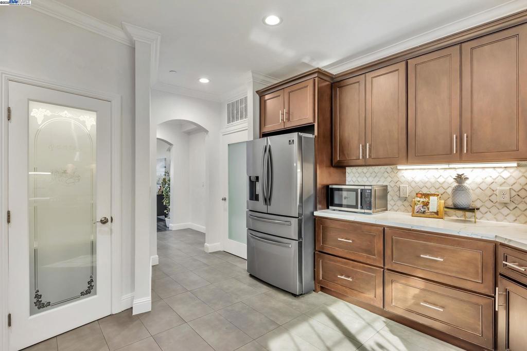 UPPER CENTER - Residential