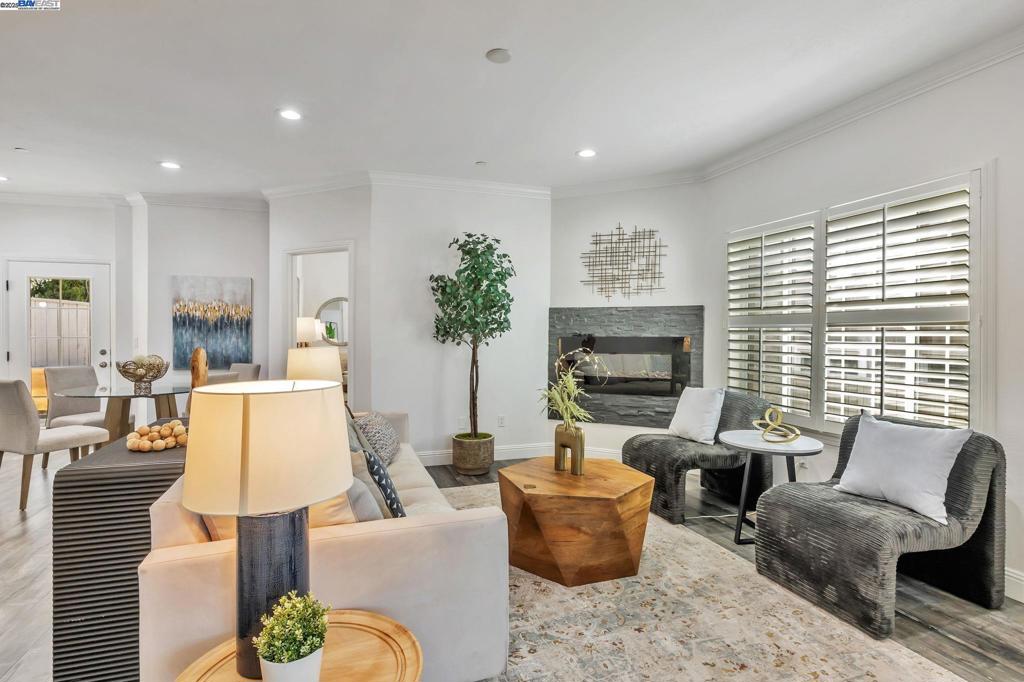 UPPER CENTER - Residential