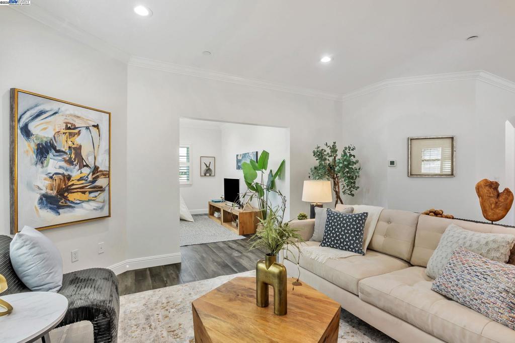 UPPER CENTER - Residential
