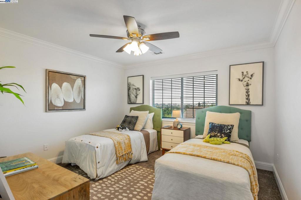 UPPER CENTER - Residential