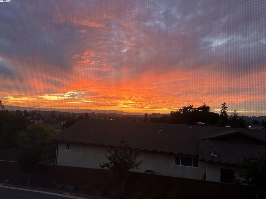 UPPER CENTER - Residential