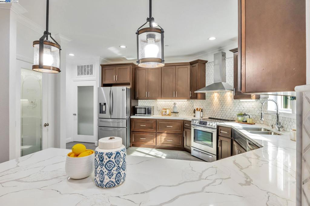 UPPER CENTER - Residential