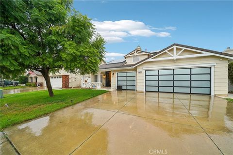 Photo of 27658 Trailhead Court, Corona, CA 92883 (MLS # PW25253628)