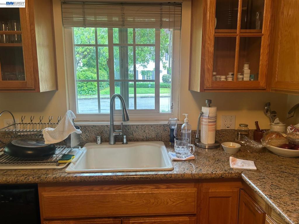 1256 Glen Drive Dr, San Leandro CA 94577