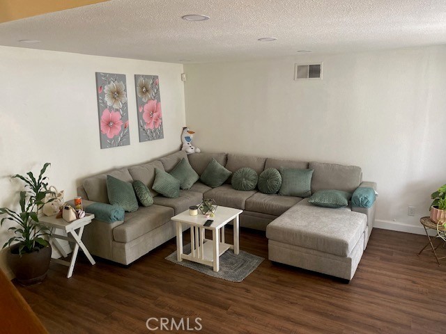 1665 N Fillmore Avenue N