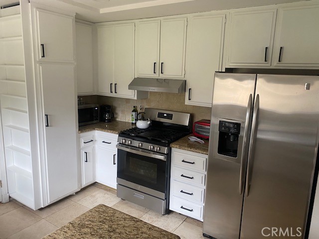 1665 N Fillmore Avenue N