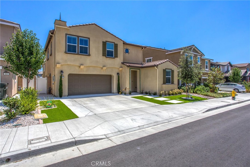 849 Half Moon Avenue