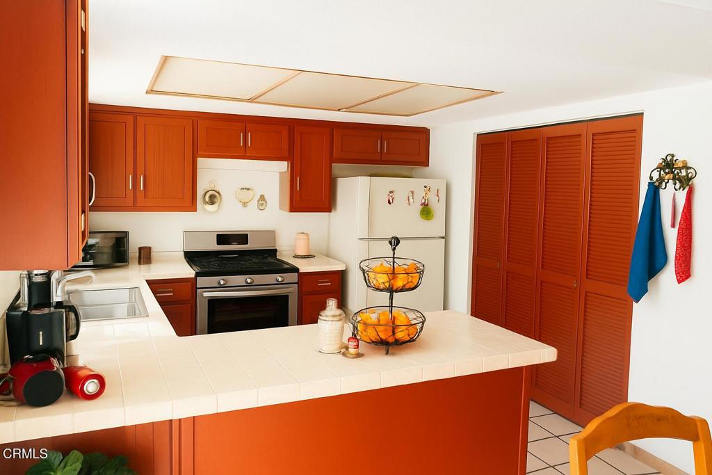 114 E Ventura Street H