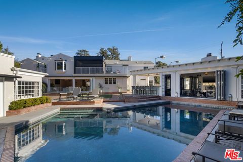 Photo of 17503 Rancho Street, Encino, CA 91316 (MLS # 25602269)