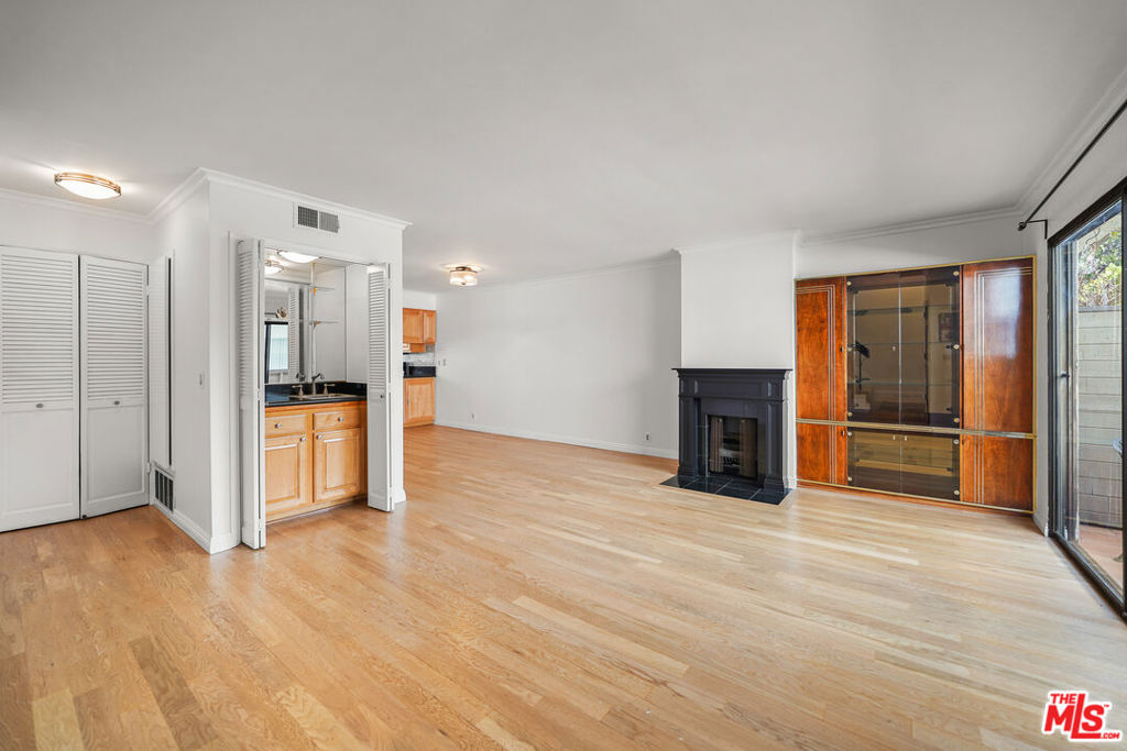 11952 Darlington Avenue 3