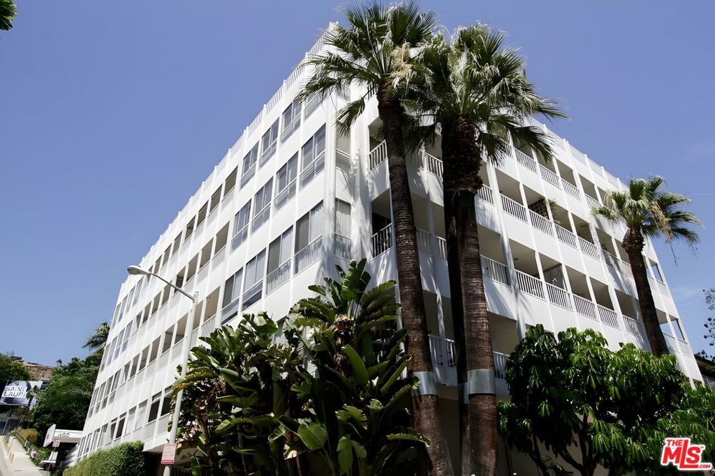 Photo of 1400 N Sweetzer Avenue #406, West Hollywood, CA 90069 (MLS # 26650263)