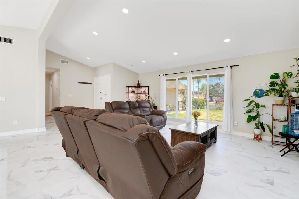 2141 E Mission Avenue