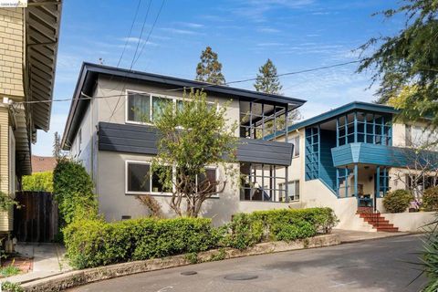 Photo of 2817 2817 Palm Ct Ct, Berkeley, CA 94705 (MLS # 41125093)