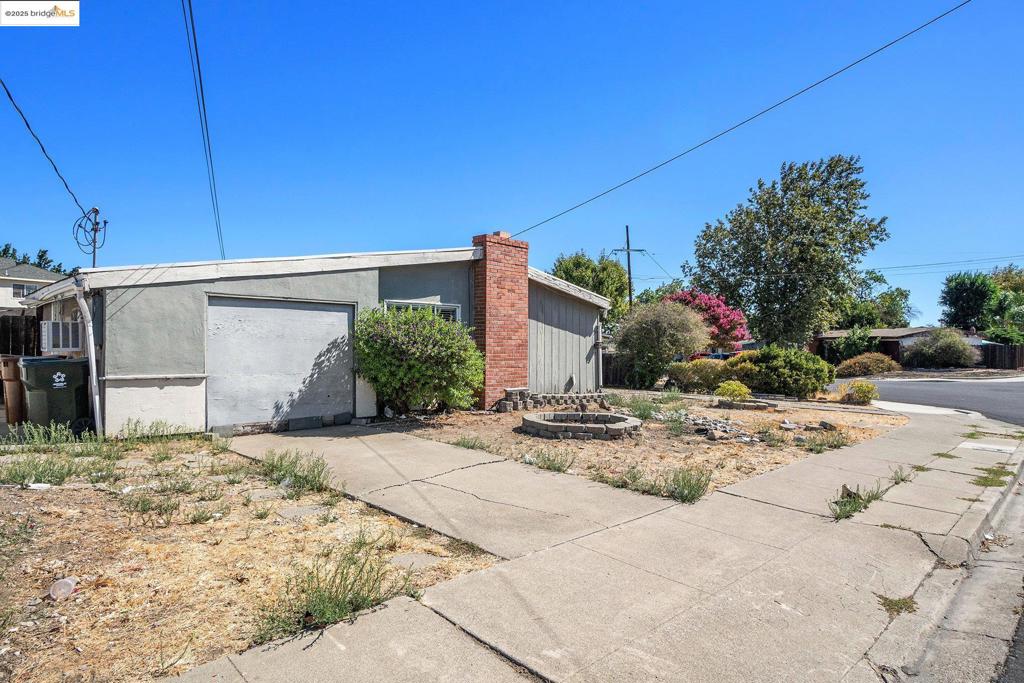 15 Bryan Ave