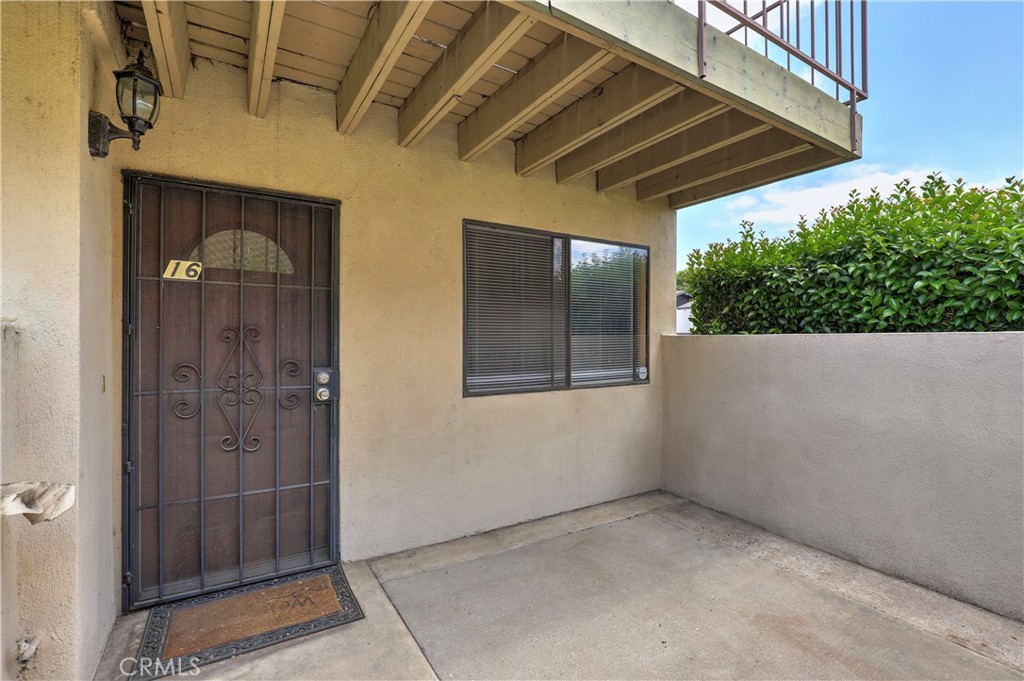 7068 Cerritos Avenue 16
