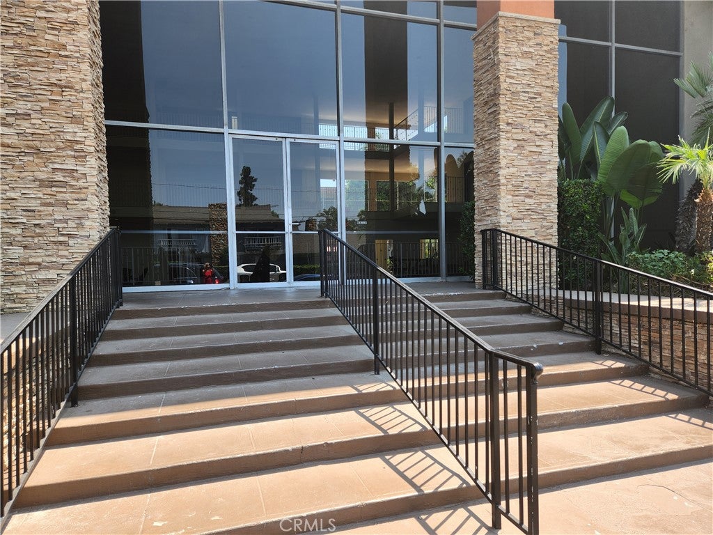 400 N Acacia C27