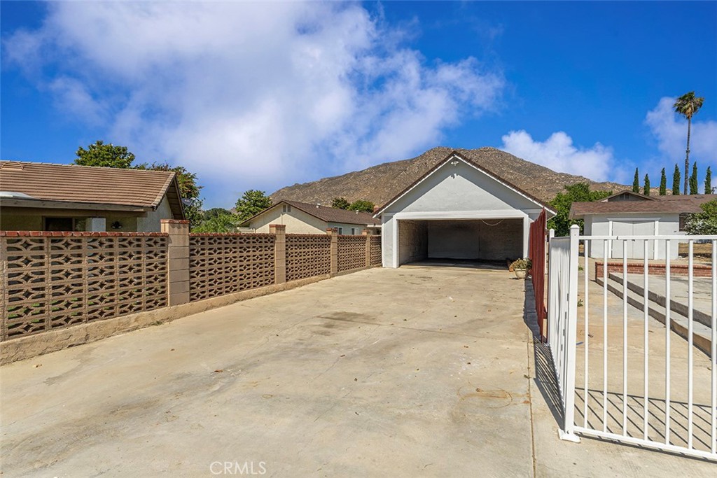 12887 Mount Vernon Avenue