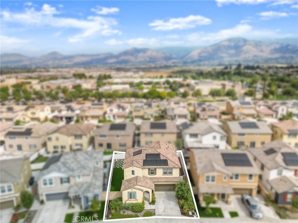 Photo of 874 Royal Knight Trl Trl, Redlands, CA 92374 (MLS # IG25214670)