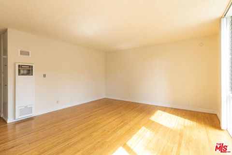 Photo of 11133 ROSE Avenue #25, Los Angeles, CA 90034 (MLS # 25575489)