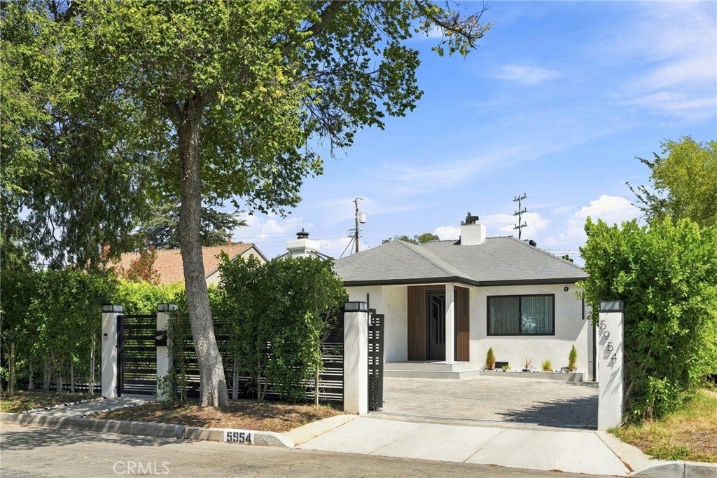5954 Carpenter Avenue