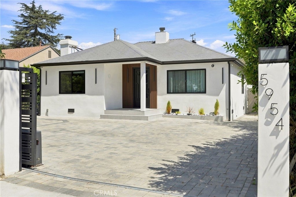 5954 Carpenter Avenue
