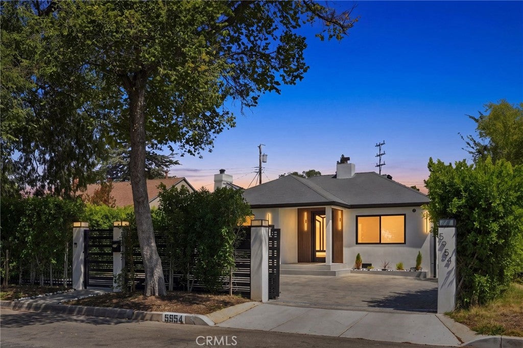 5954 Carpenter Avenue, Valley Village CA 91607