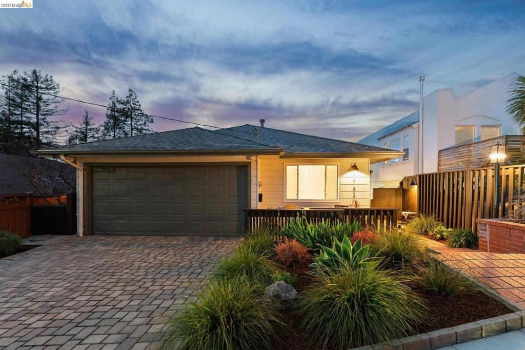 Photo of 4133 Norton Ave Ave, Oakland, CA 94602 (MLS # 41127178)