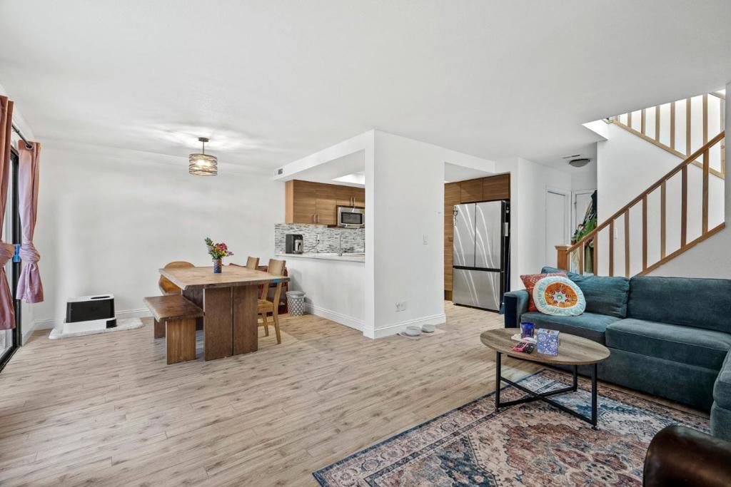 listing image 130722377399575327591