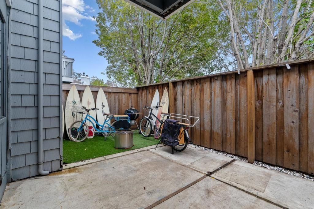 listing image 130725651687711241063