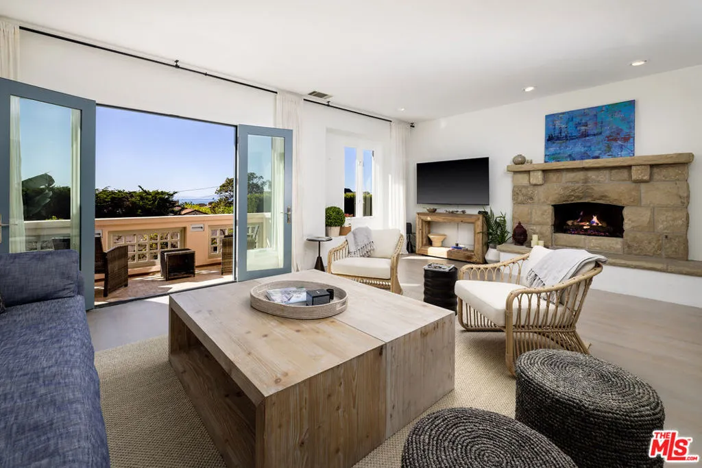 Santa Barbara, California 93108, United States, 3 Bedrooms Bedrooms, ,3 BathroomsBathrooms,Residential,Active,91195