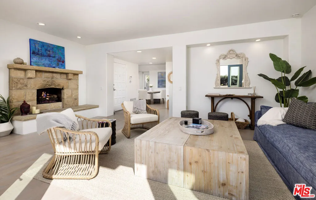 Santa Barbara, California 93108, United States, 3 Bedrooms Bedrooms, ,3 BathroomsBathrooms,Residential,Active,91195