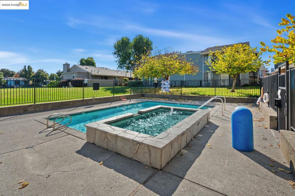 LINCOLN VILLAGE - Residential