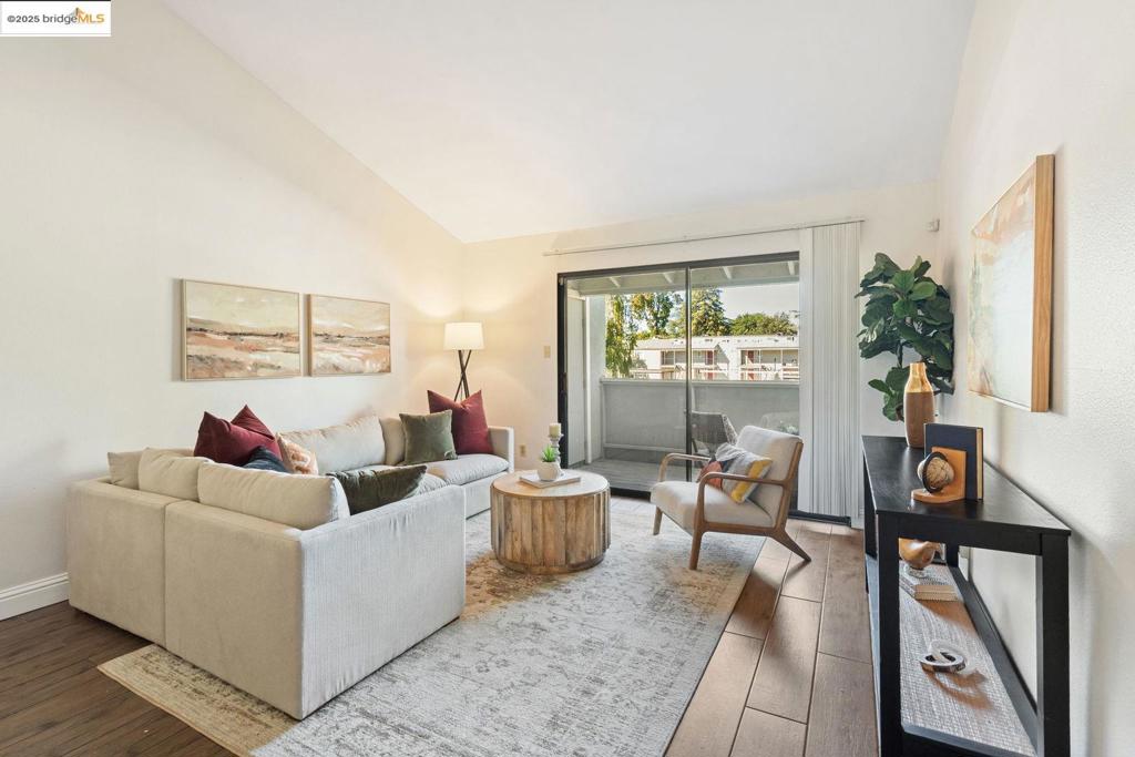 LINCOLN VILLAGE - Residential