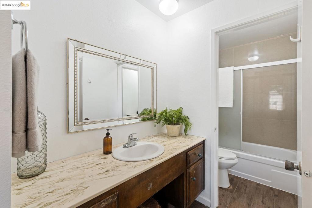 LINCOLN VILLAGE - Residential