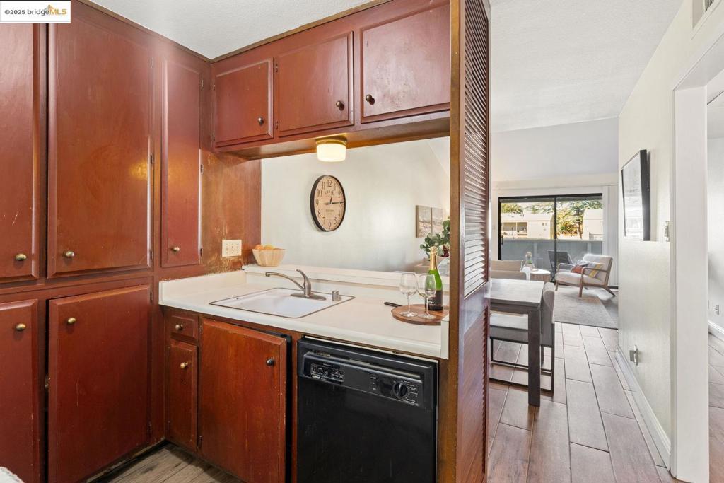 LINCOLN VILLAGE - Residential