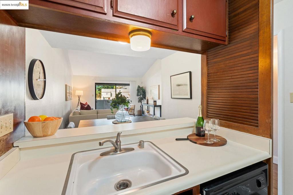 LINCOLN VILLAGE - Residential