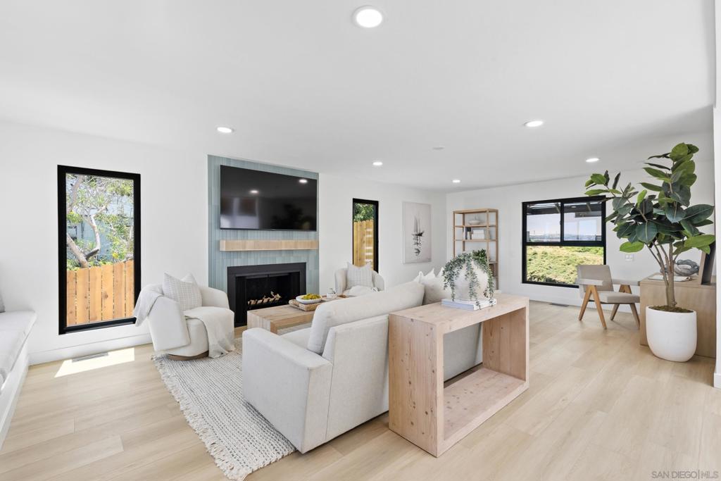 858 Rosecrans