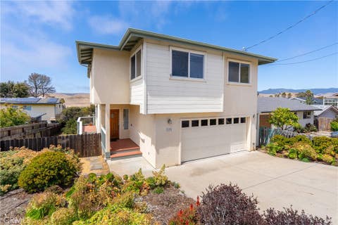 Tiny photo for 929 Marina ST, Morro Bay, CA 93442 (MLS # SC26125003)