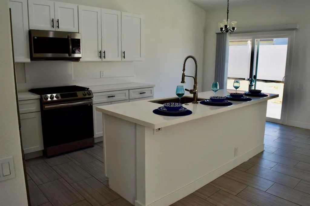 Thousand Palms, California 92276, United States, 4 Bedrooms Bedrooms, ,2 BathroomsBathrooms,Residential,Active,221165